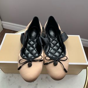 NEVER WORN Michael Kors Flats